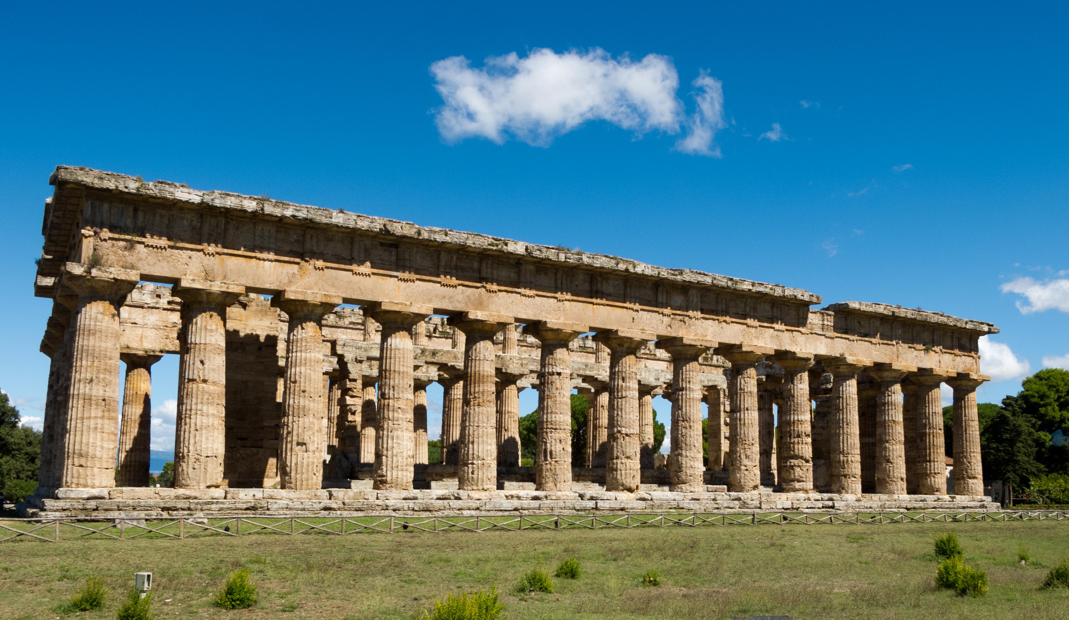 00_Poseidontempel_Paestum_2010.jpg