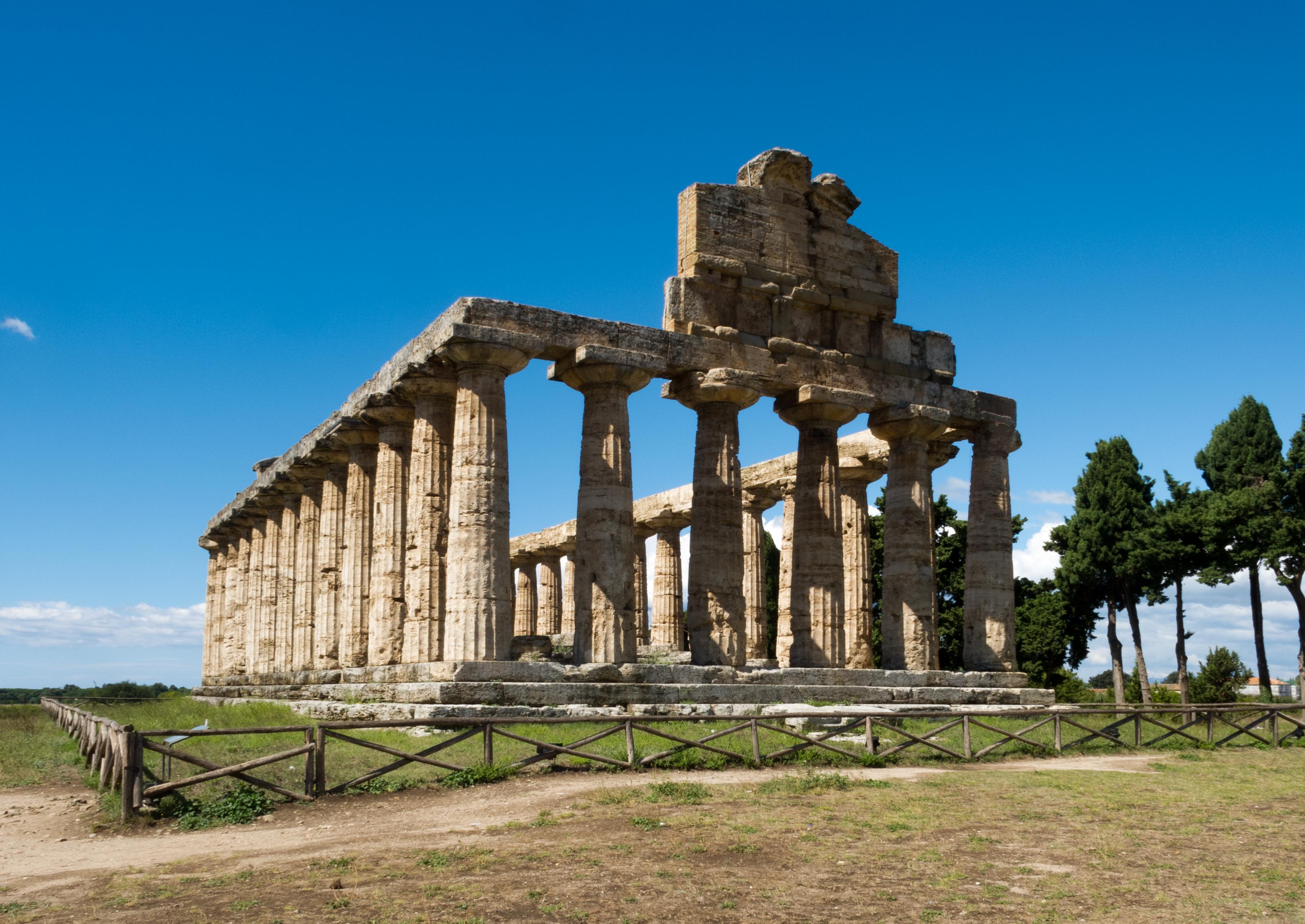 01_Athenatempel_Paestum_2010.jpg