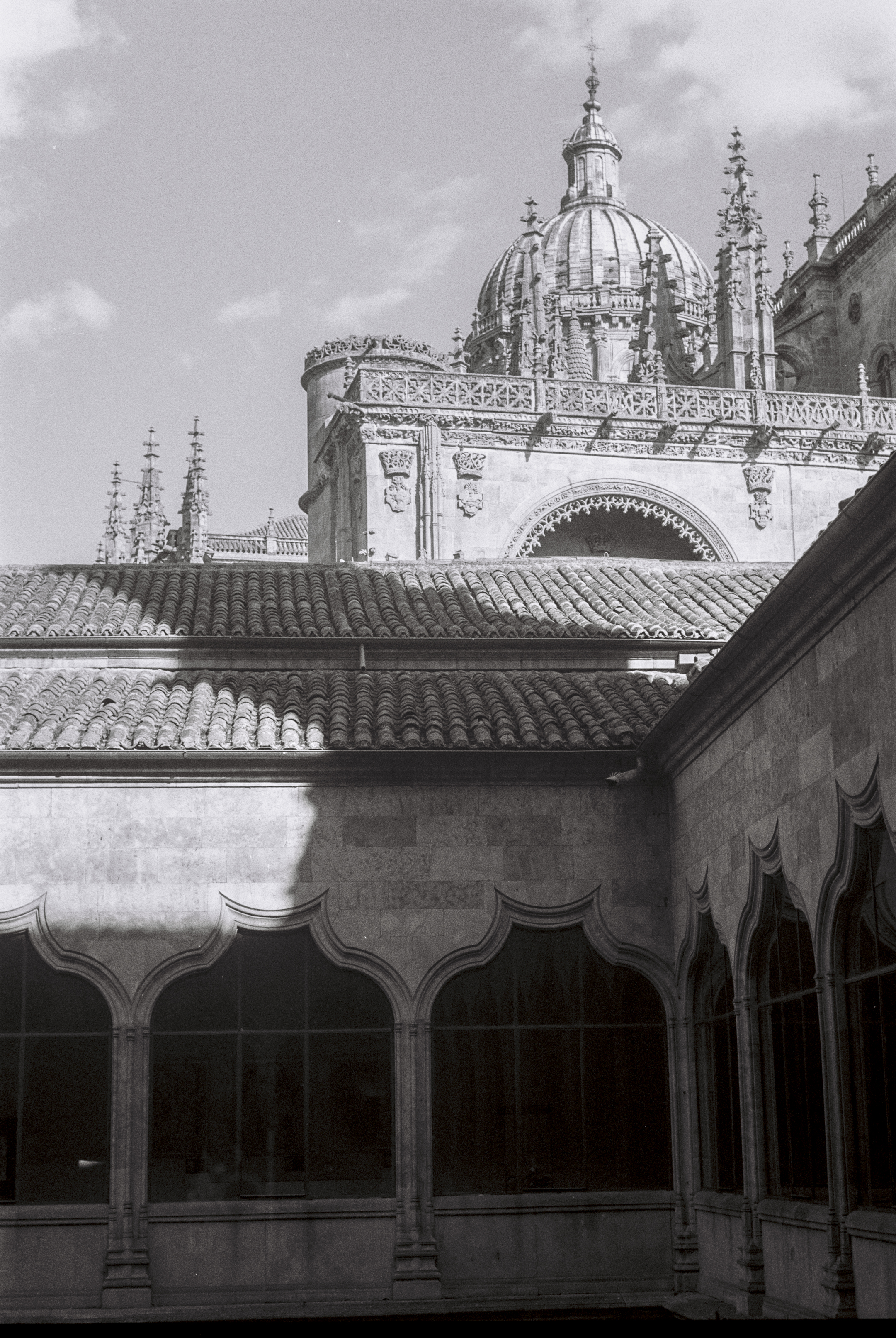 R1-03404-0001_E4.jpg