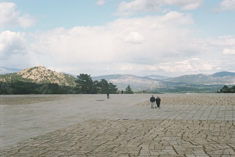 R1-05745-023A_E4.jpg