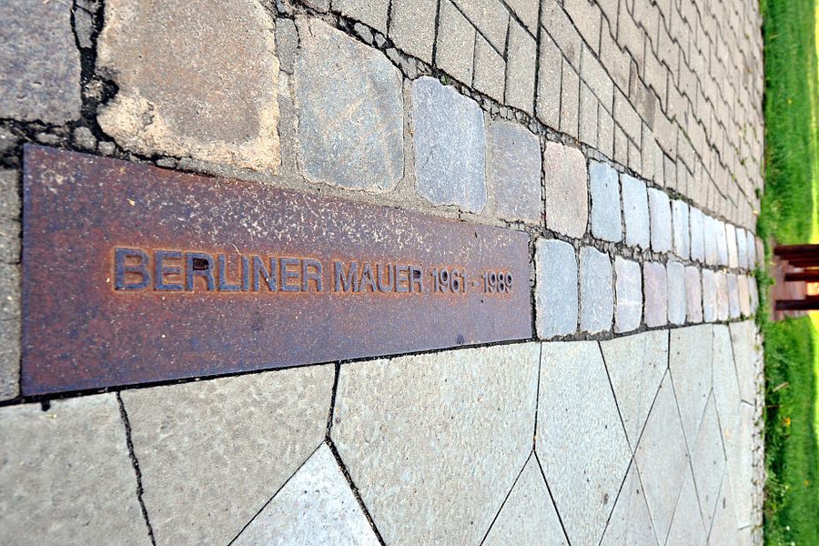 600px-Gedenkstaette_Berliner_Mauer_04.jpg